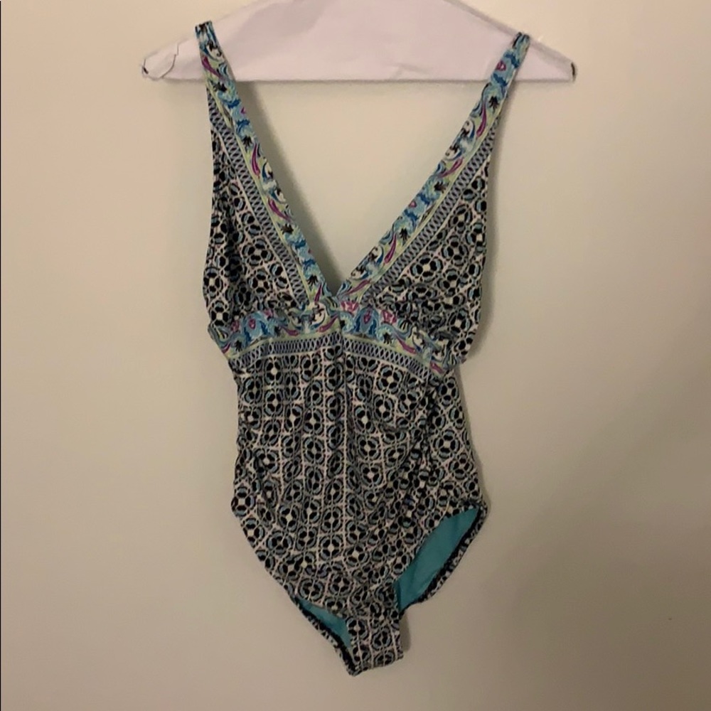 ⭐️ La Blanca one piece swimsuit